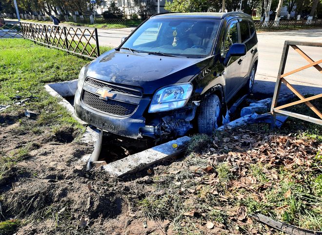 В Новомичуринске ищут хозяина изуродованного Chevrolet