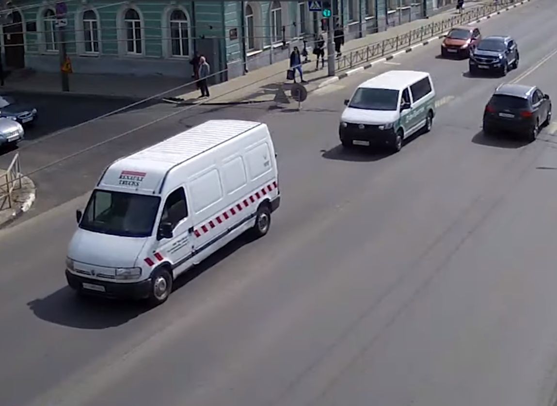 Массовое ДТП на перекрестке улиц Ленина и Почтовой попало на видео