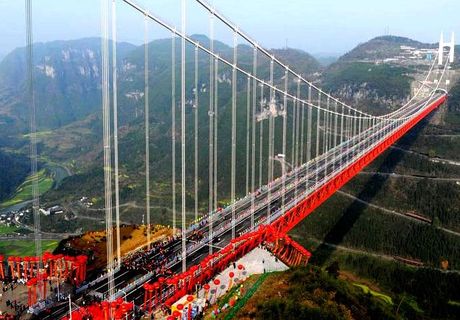 В Китае построили самый высокий мост в мире