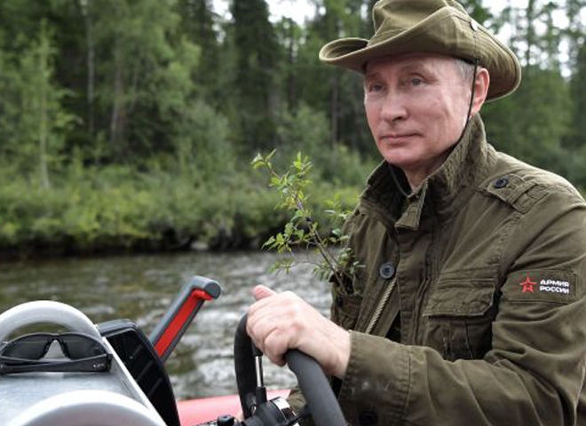 Путин рассказал о своем подходе к выбору одежды на форуме в Крыму