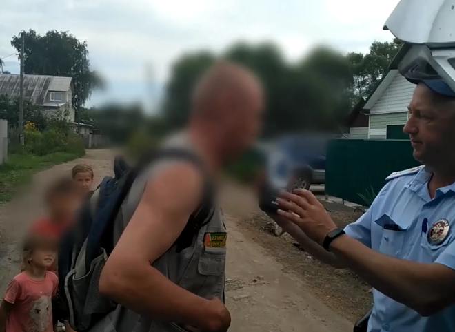 Инспекторы ГИБДД задержали пьяного рязанца на мопеде (видео)