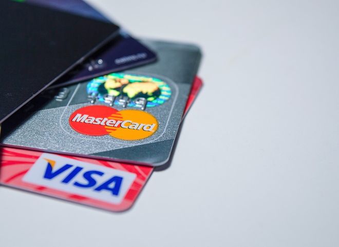 Visa и MasterCard планируют оснастить карты сканером отпечатков пальцев