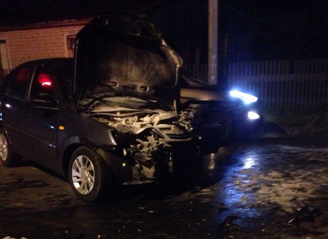 Очевидец: в ДТП в поселке Мурмино серьезно пострадал водитель «Лады Гранты»