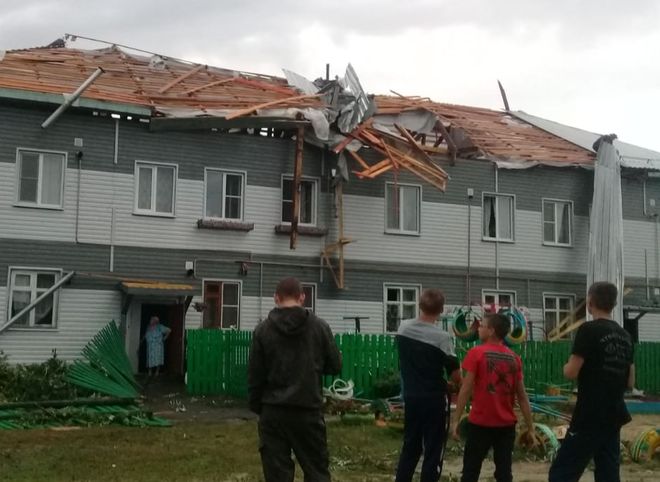 В Клепиковском районе ураган разрушил крыши домов