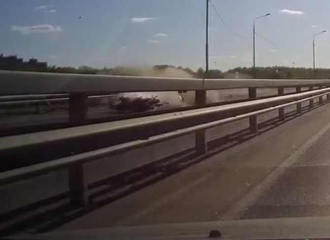 Момент гибели мотоциклиста на Северном обходе попал на видео