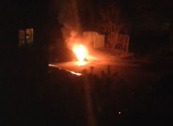 В Приокском сняли на видео горящий автомобиль