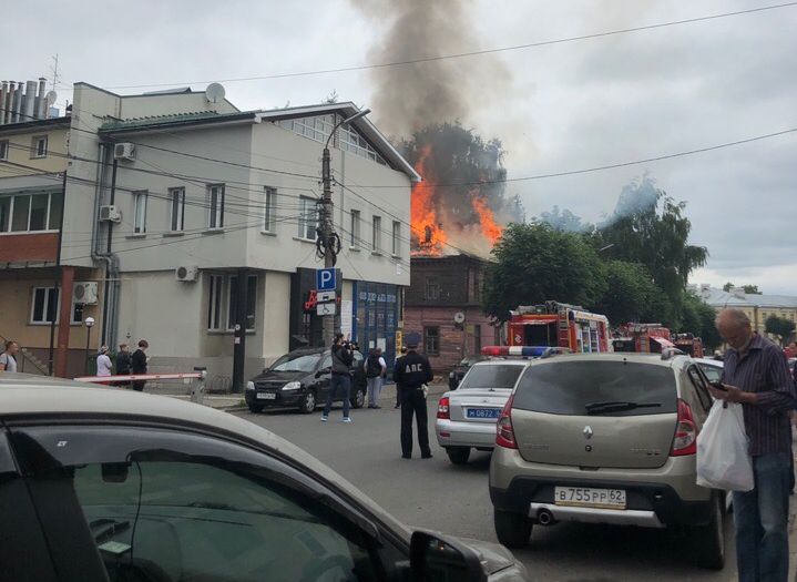 Пожар на улице Право-Лыбедской ликвидирован