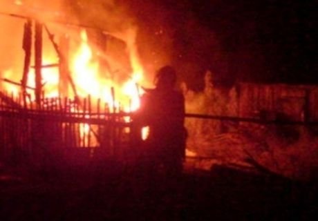 Дом многодетной семьи из Ермиши сгорел дотла