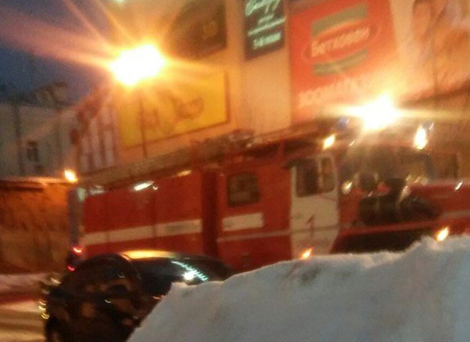 В ТЦ «Малина» экстренно выезжали пять пожарных машин