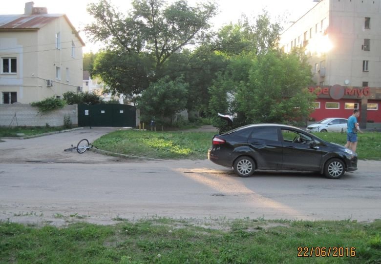 На улице Ленинского комсомола сбили 16-летнего велосипедиста