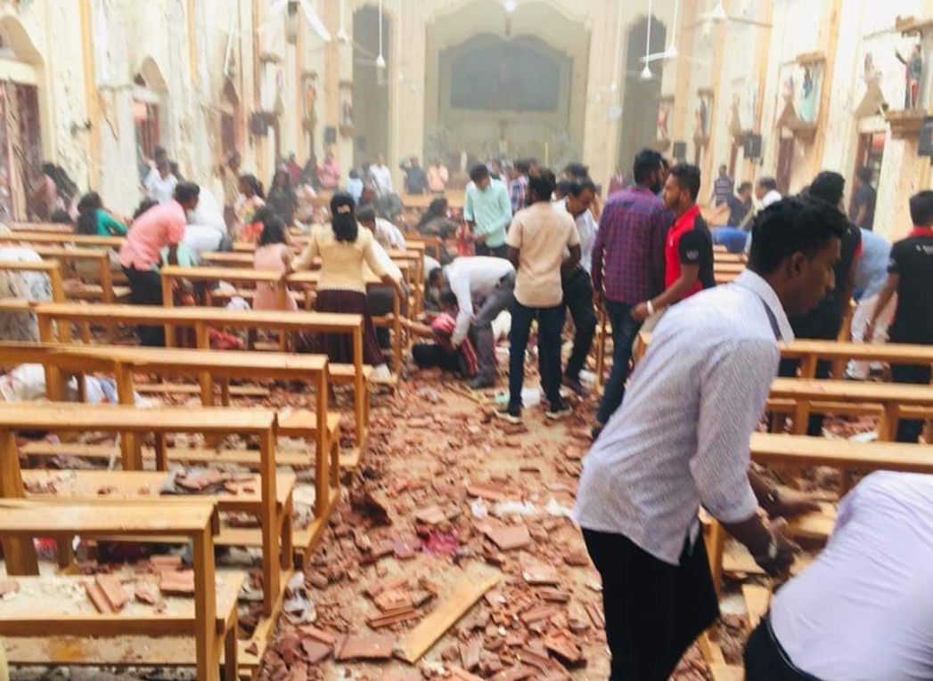 На Шри-Ланке произошла серия взрывов в отелях и храмах, погибли более 120 человек