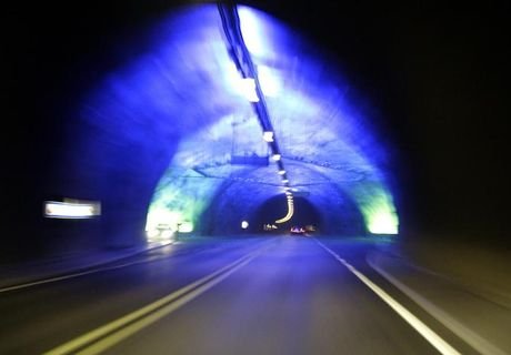 В Болгарии в тоннеле столкнулись 50 автомобилей