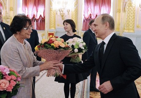 Владимир Путин вручил в Кремле госпремии