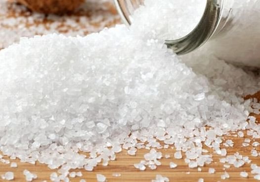 Медики назвали число смертей от избытка соли