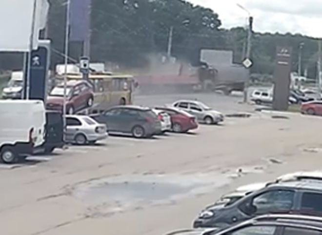 Опубликовано еще одно видео смертельного ДТП на Московском шоссе