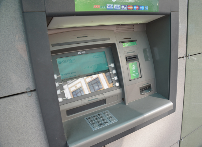 Клиент Сбербанка подал в суд из-за банкомата, который отдал 200 тыс. другому