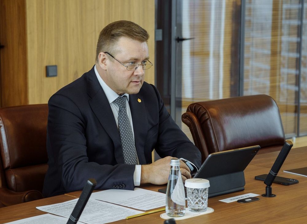 Губернатор Любимов встретился с главой Минпромторга