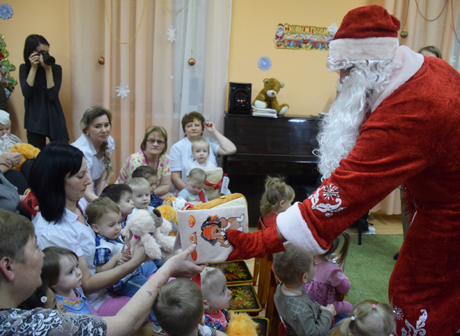 РНПК поздравила детей Рязанского дома ребенка с Новым годом