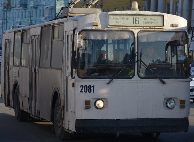 Работу троллейбусов в Рязани предложили продлить до полуночи