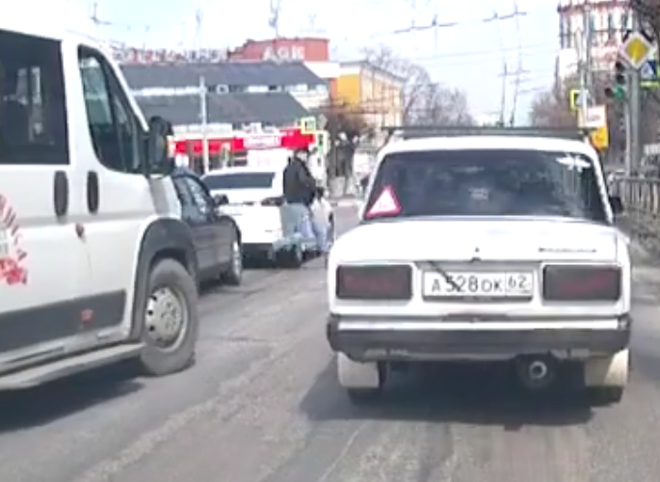 На улице Гагарина произошел конфликт между водителями (видео)