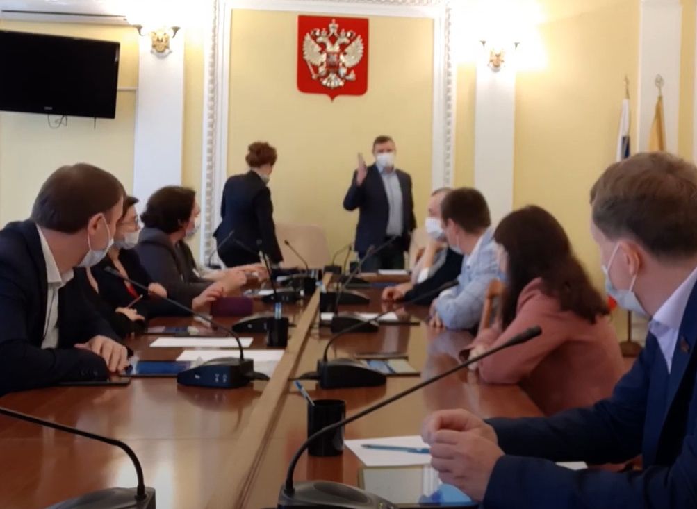Председатель Рязанской гордумы Рокотянская «сбежала» с заседания комитета