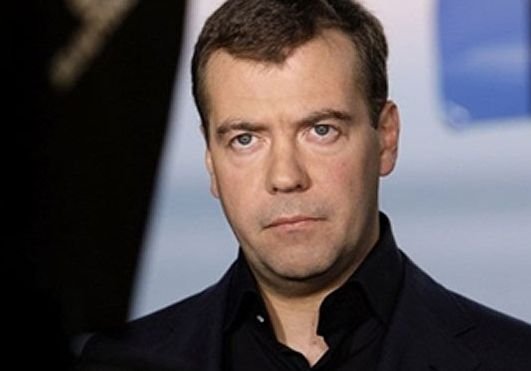 Медведев пригрозил учителям уголовным наказанием