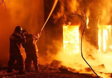 На пожаре в Клепиковском районе погибли два человека