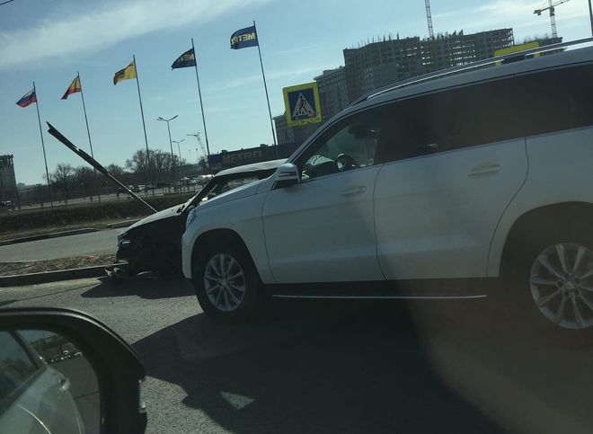 На Московском шоссе ВАЗ снес дорожный знак