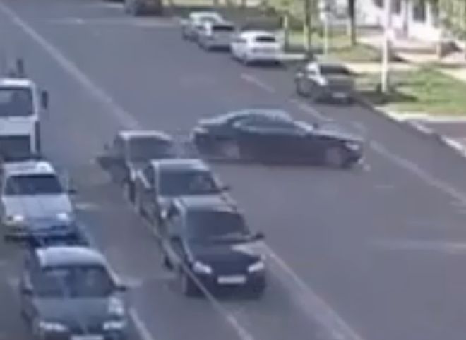 В Рязани водитель устроил массовое ДТП и сбежал с места аварии