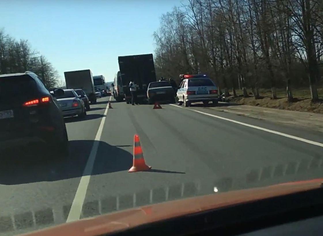 Опубликовано видео с места массовой аварии на трассе М5