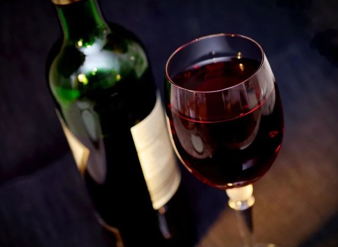 В Минздраве поддержали решение некоторых регионов запретить продажу алкоголя