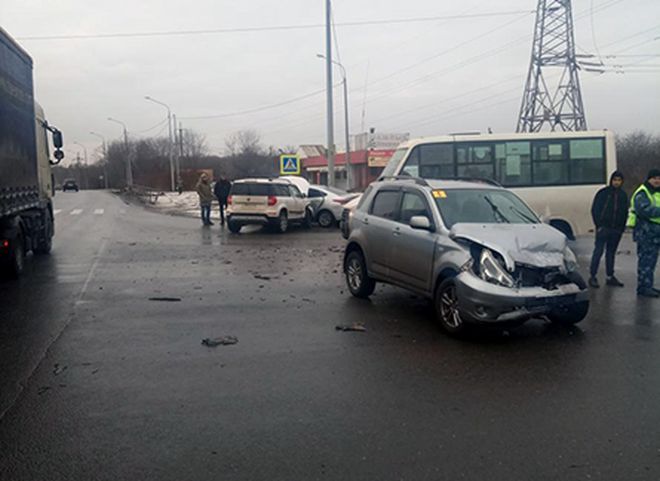 В массовом ДТП в Рязани пострадали шесть человек