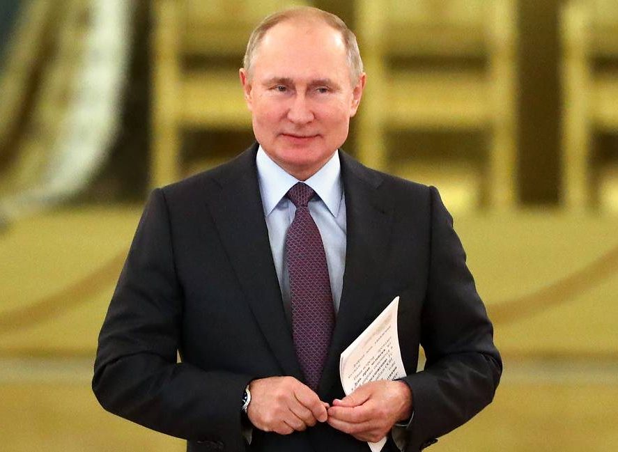 Путин пообещал подумать о выходном 31 декабря