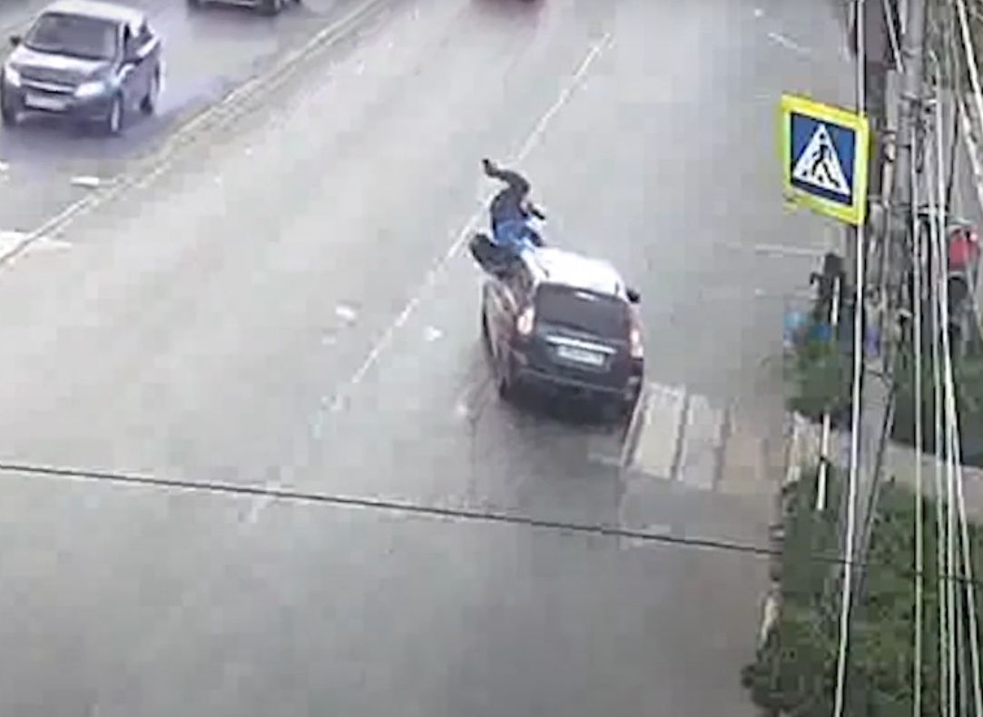 Наезд на пешехода на Московском шоссе попал на видео