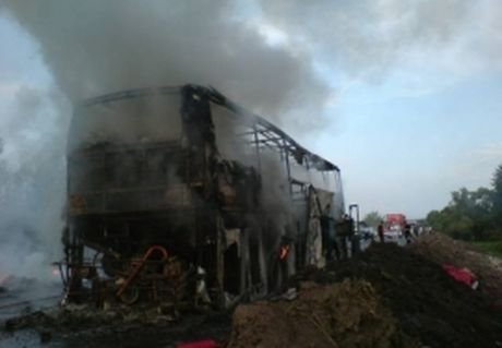 В Скопинском районе сгорел пассажирский автобус