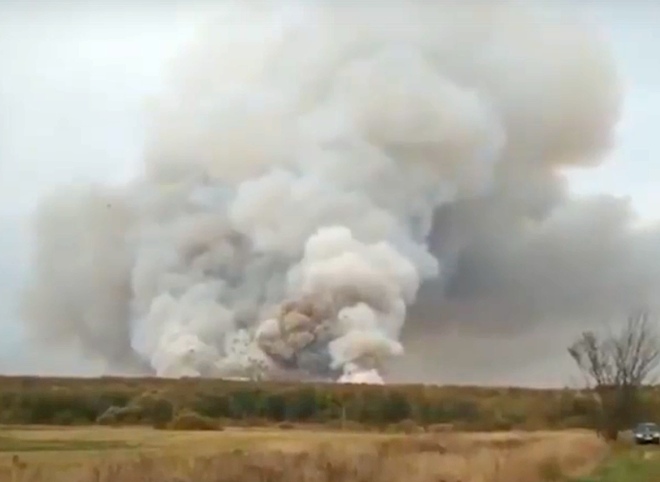 На место пожара на военном складе в Рязанской области отправят роботов-саперов