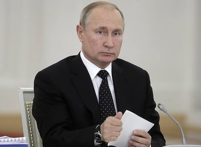 Путин распорядился подключить Минобороны к тушению пожаров в Сибири