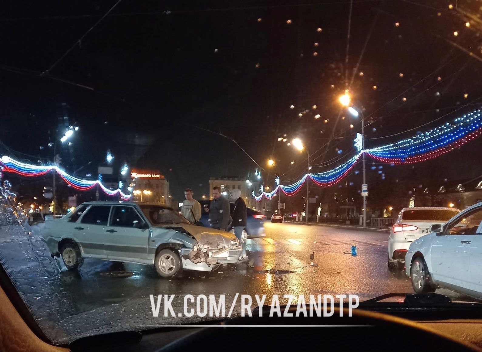 На площади Ленина произошла серьезная авария