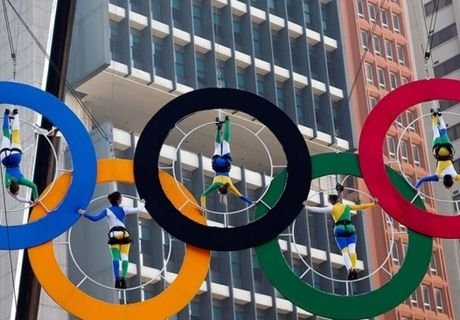 Трех испанских паралимпийцев обокрали в Рио