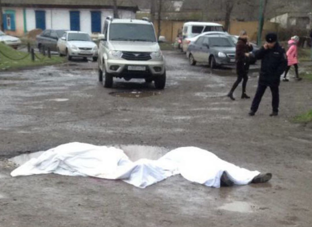 Неизвестный открыл стрельбу по толпе во время празднования Масленицы в Дагестане