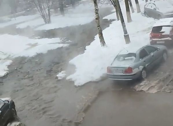 В сети появилось видео «коммунального потопа» в Дашково-Песочне