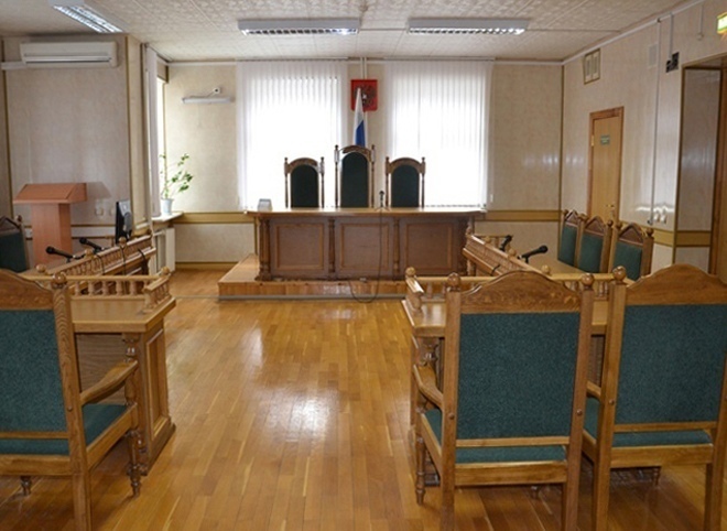 Рязанскому адвокату, избившему деревянной скамьей посетителя кафе, вынесли приговор