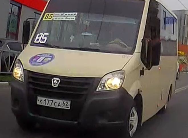 В Рязани водитель маршрутки грубо нарушил ПДД