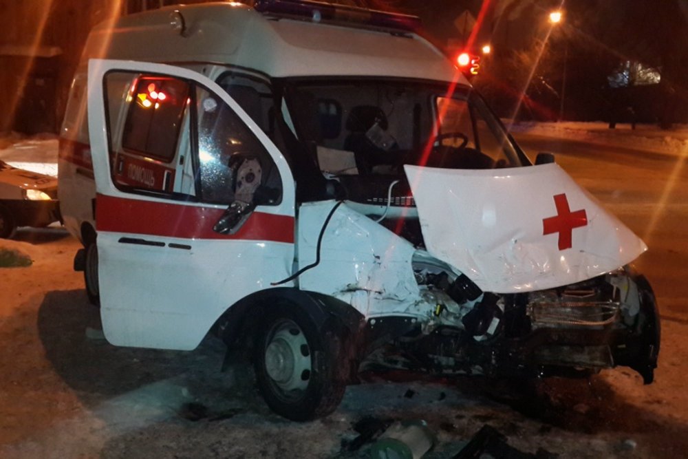 В Екатеринбурге попала в ДТП машина скорой помощи