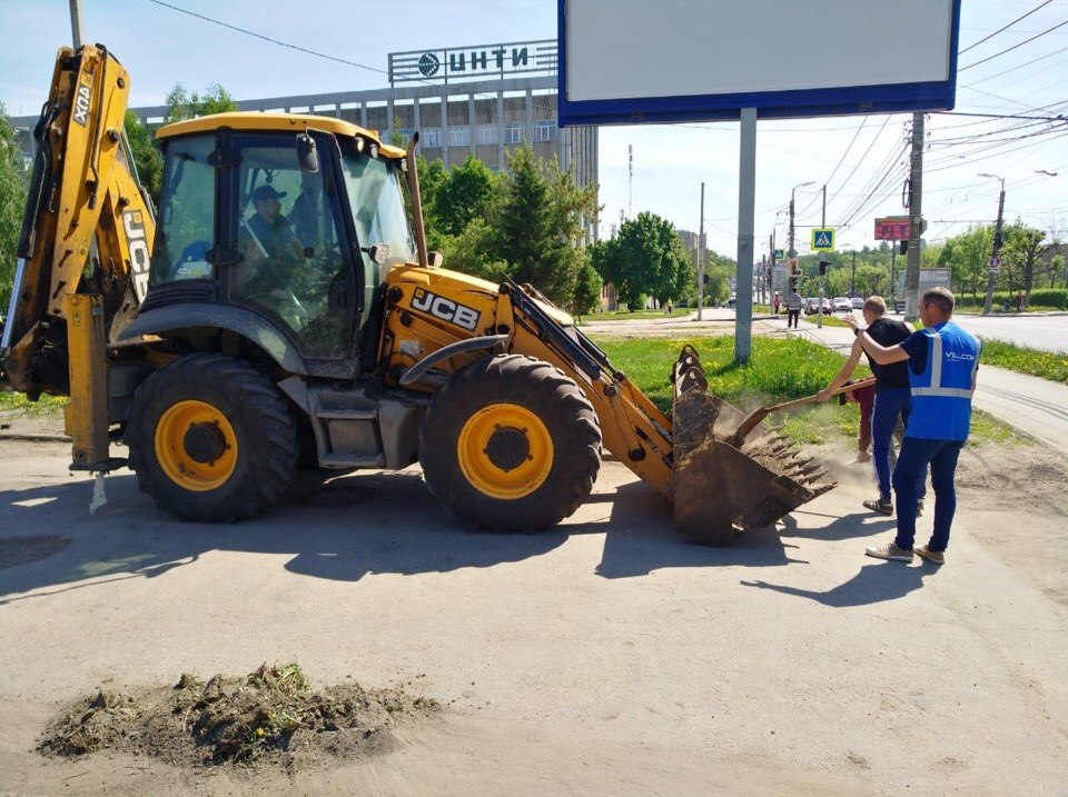 Храм на новаторов рязань. Рязань площадь Новаторов самолет.