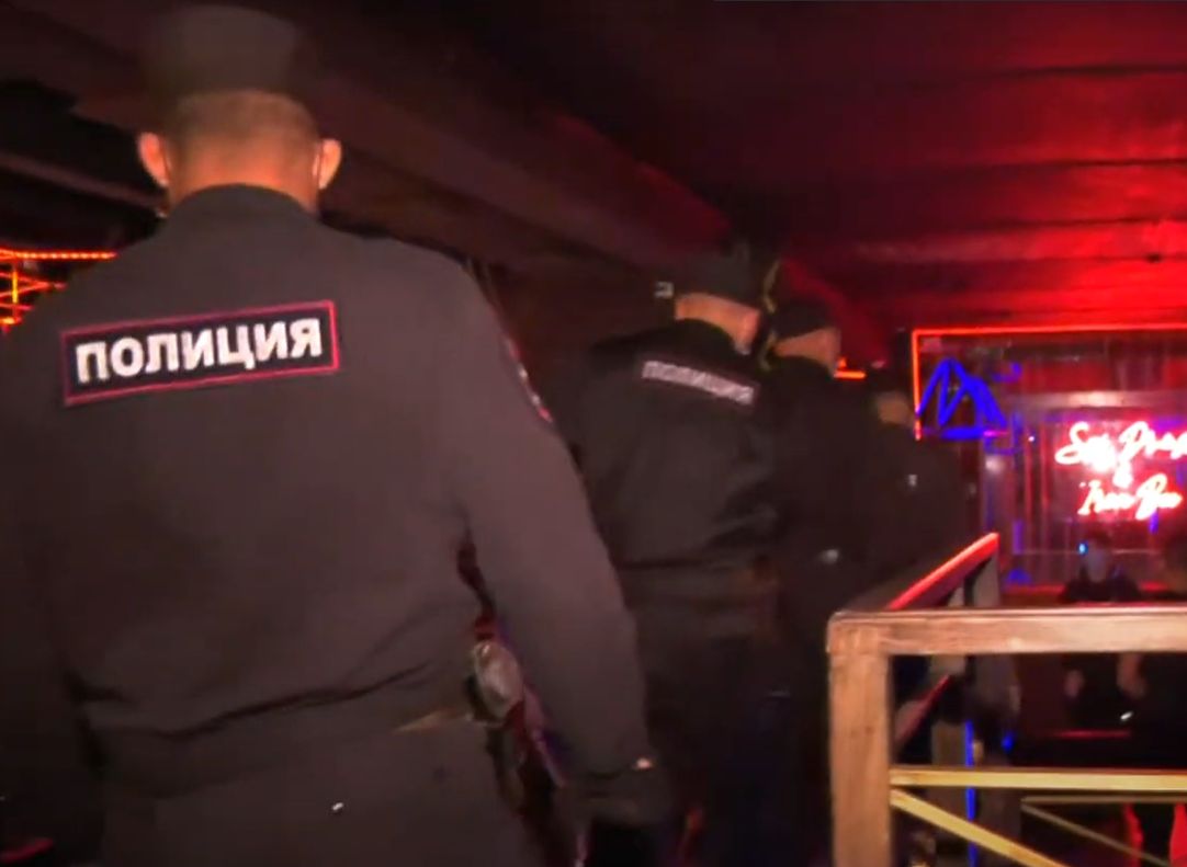 Рязанские полицейские нагрянули в бар Iron Bee