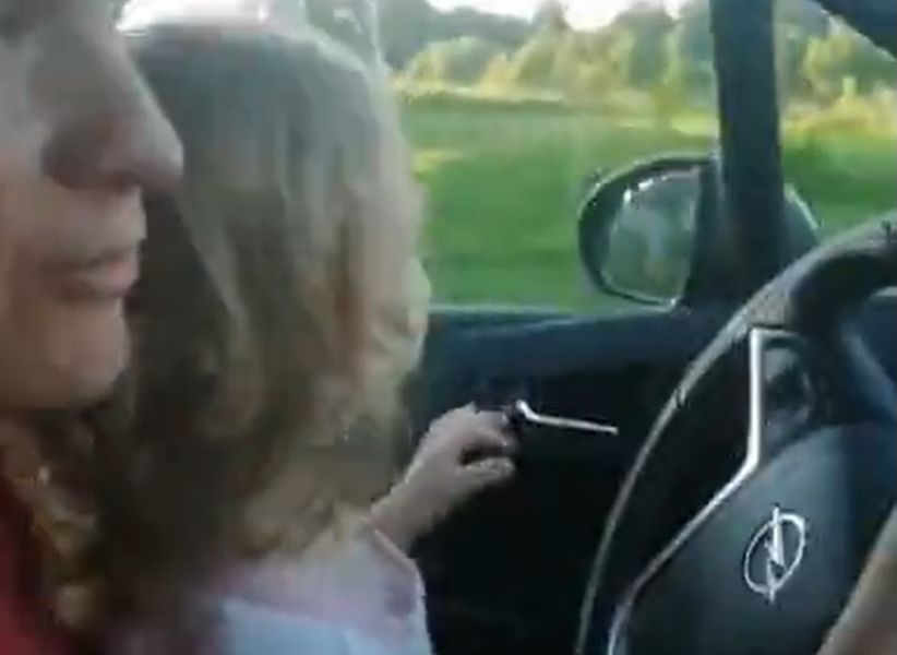Рязанская полиция проверяет видео с двухлетней девочкой за рулем авто
