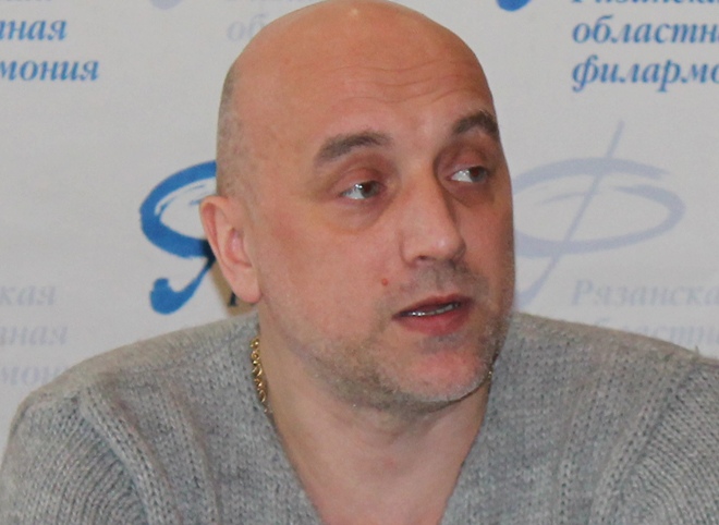 СМИ: Захар Прилепин избил поэта во Владивостоке