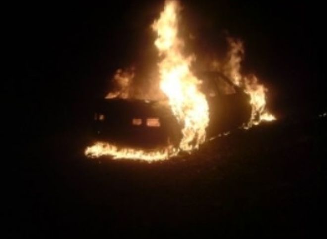 На улице Октябрьской сгорел автомобиль