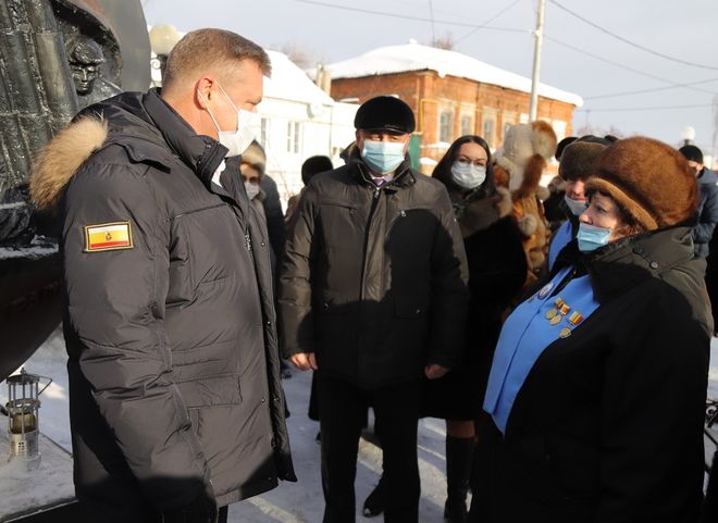 Губернатор посетил сквер шахтеров в Скопине